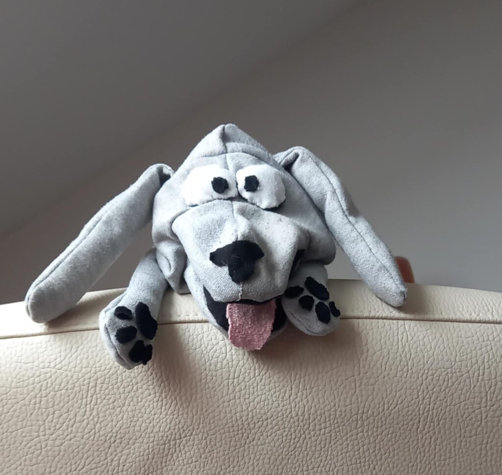 Marionnette chien : coudre une marionnette en tissus récupérés